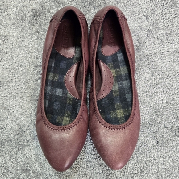 Born Rozalee Burgundy Leather Pointed Toe Ballet Flat Comfy Business Casual - Picture 2 of 11